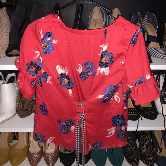 Maurice’s XS floral top - Picture 2 of 4